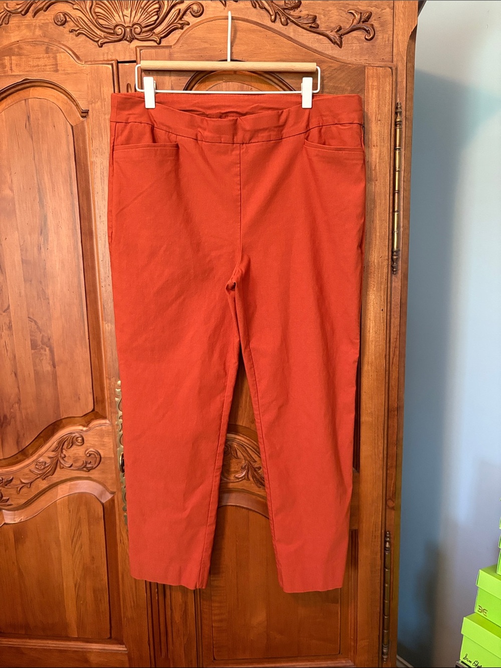 Chico's Cropped Straight-Leg Pants in Rust